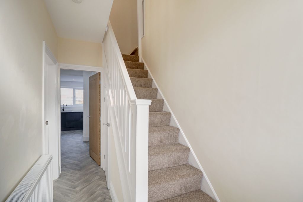 Property photo 2 of 24 Hallway