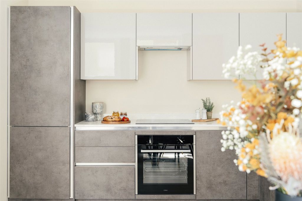 Property photo 2 of 19 Kitchen