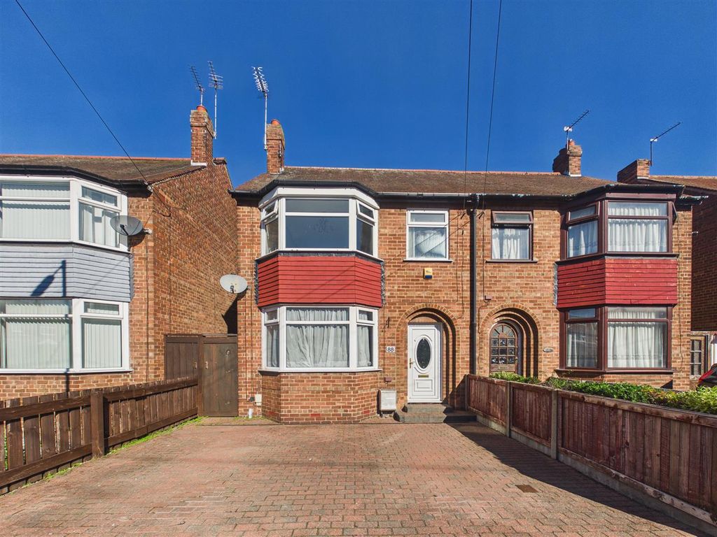 Property photo 1 of 12 Cam05451G0-Pr0224-Still013.Jpg