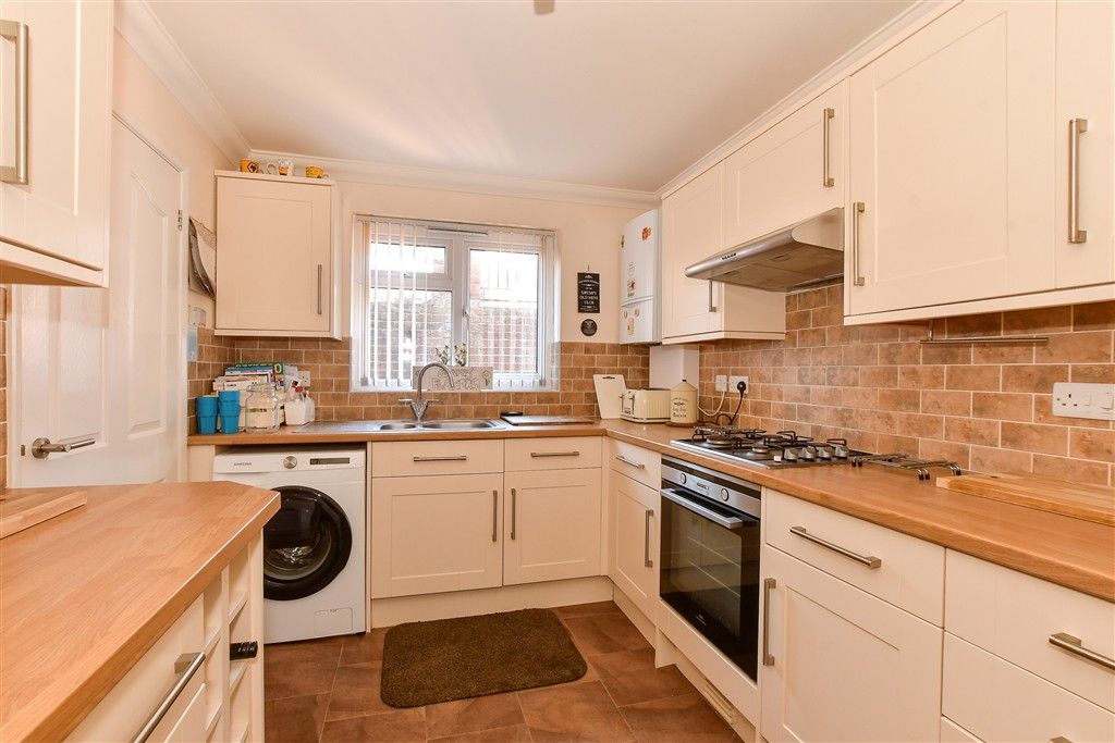 Property photo 3 of 16 Kitchen
