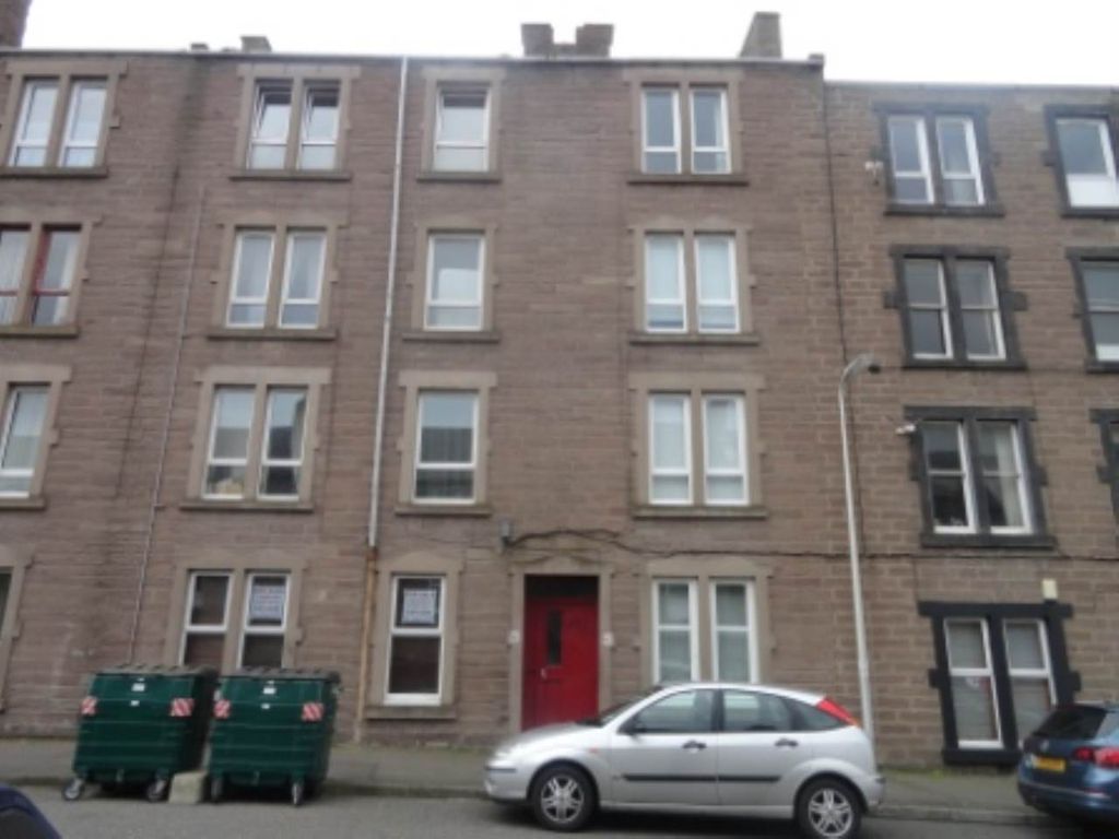 Property photo 1 of 4 External