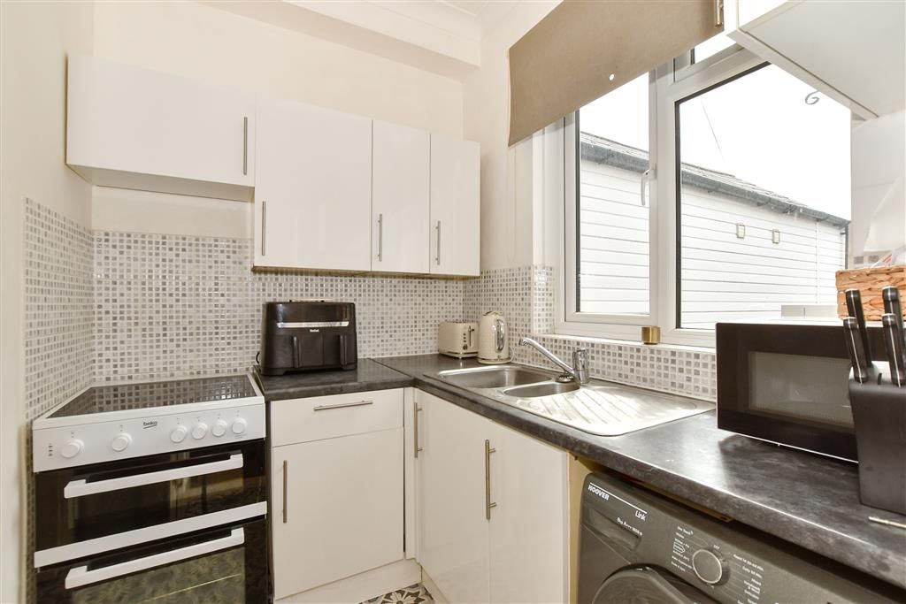 Property photo 1 of 6 Kitchen