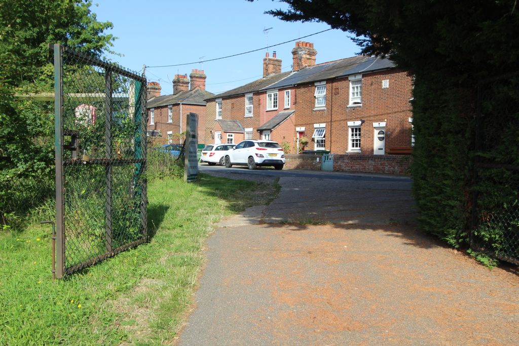 Property photo 2 of 11 Security Gate Entry