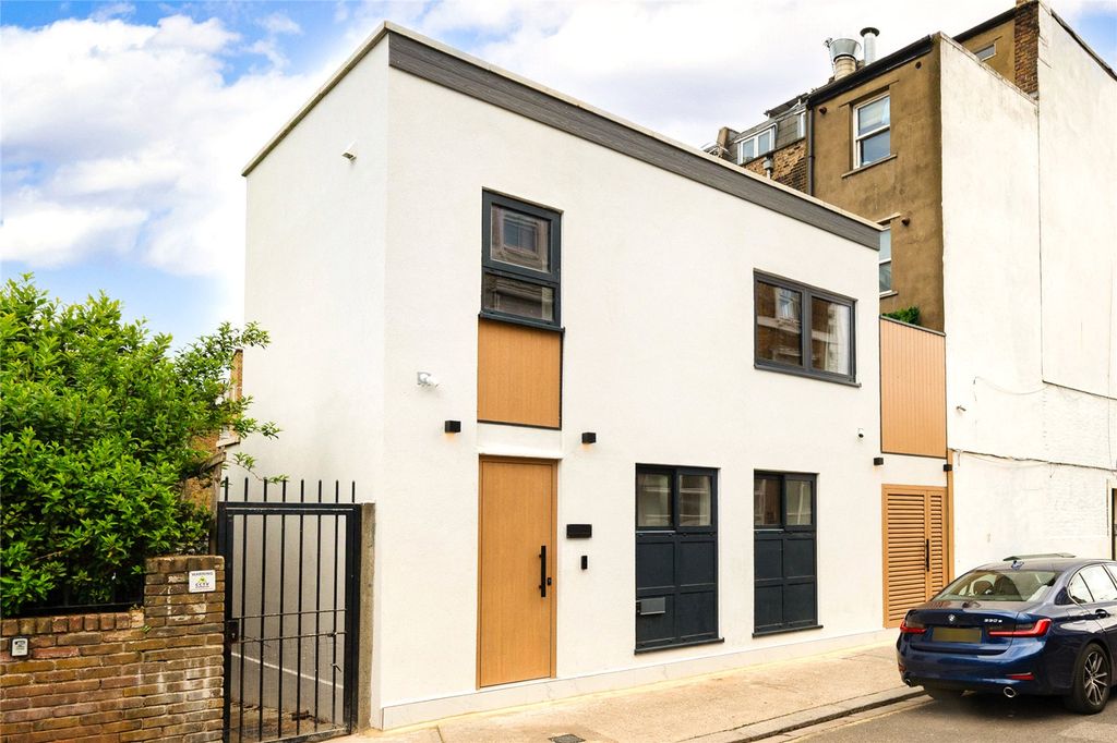 Property photo 1 of 15 Exterior