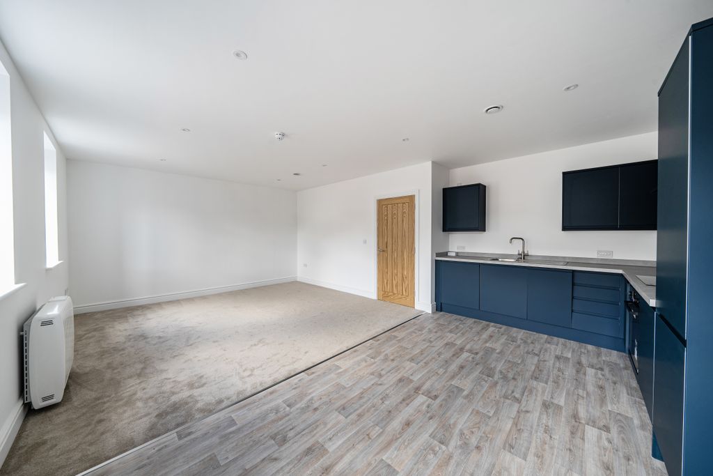 Property photo 3 of 10 1448339-9-69E649F55c142