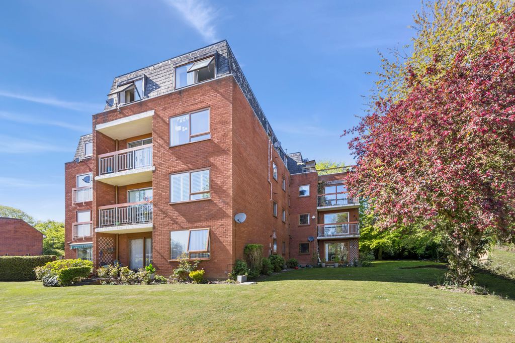 Property photo 1 of 25