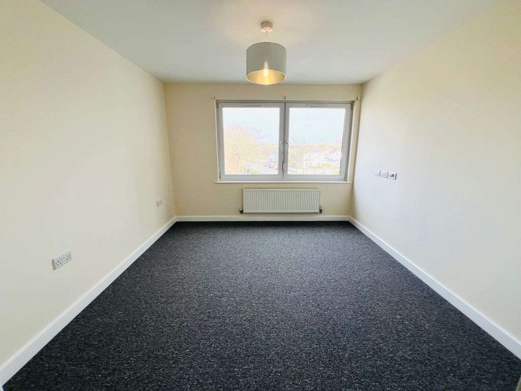 Property photo 3 of 8 Bedroom 1