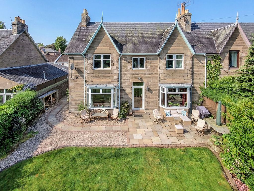 Property photo 1 of 31