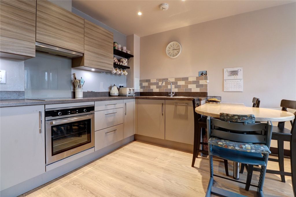 Property photo 3 of 9 Picture No. 10