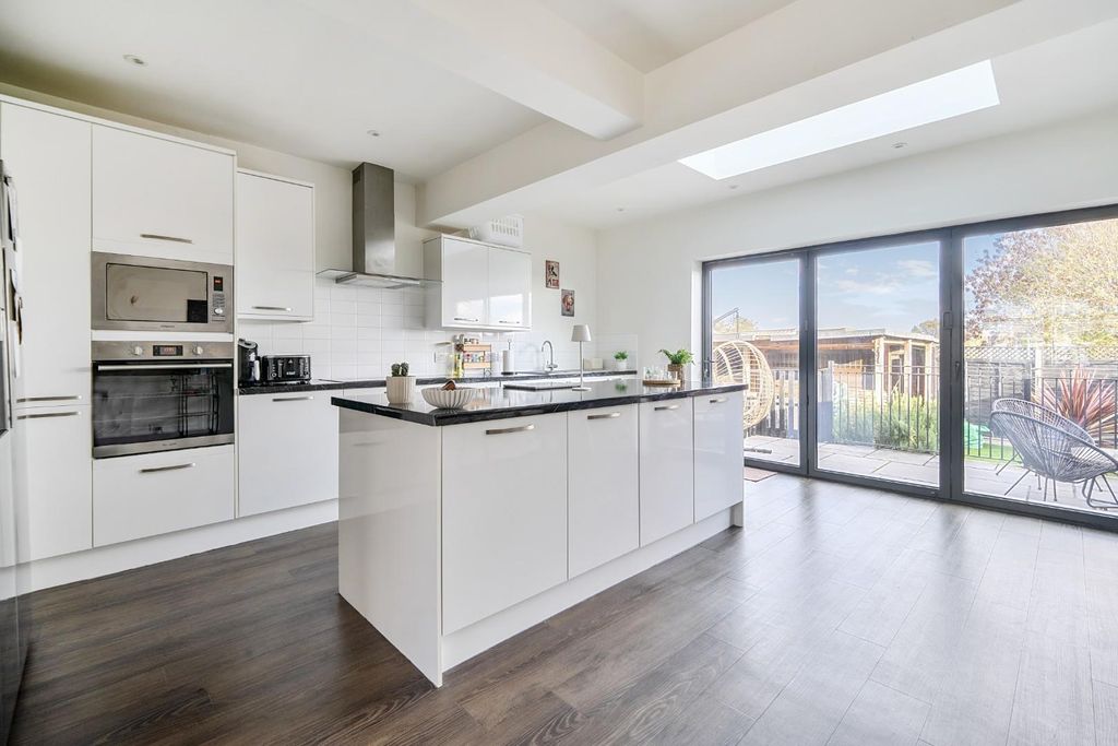 Property photo 3 of 12 1383867-6-691F212344B98.Jpg