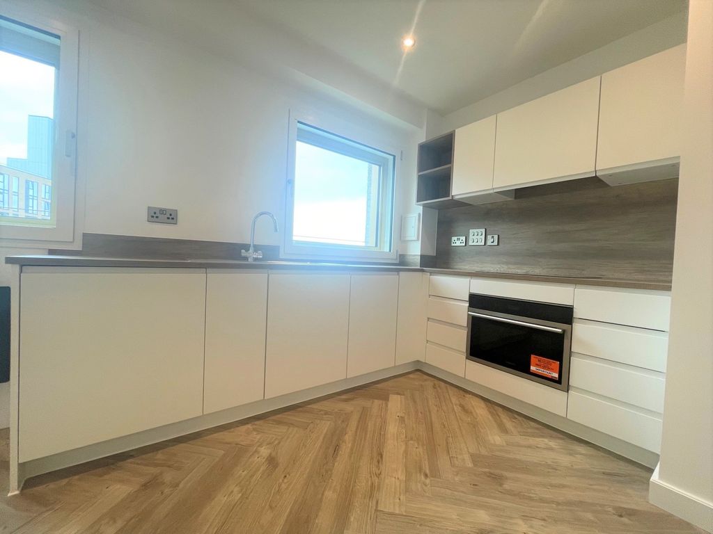 Property photo 2 of 8 Kitchen