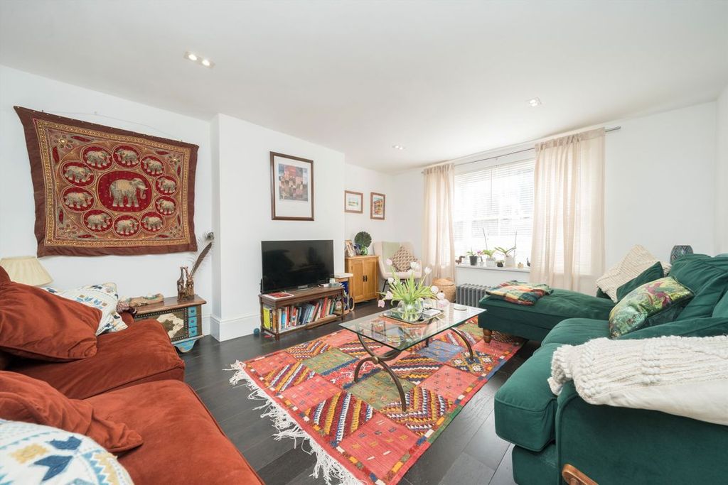 Property photo 2 of 8