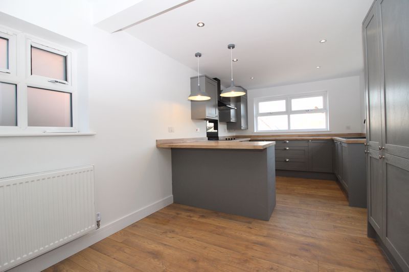 Property photo 2 of 11 Photo 6