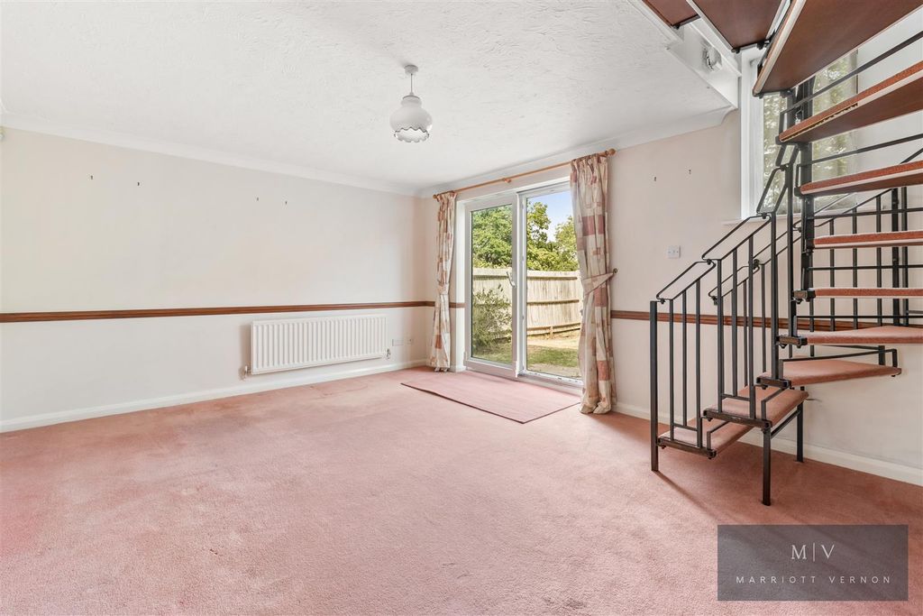 Property photo 3 of 17 Hazel Close 3 MV-3.Jpg