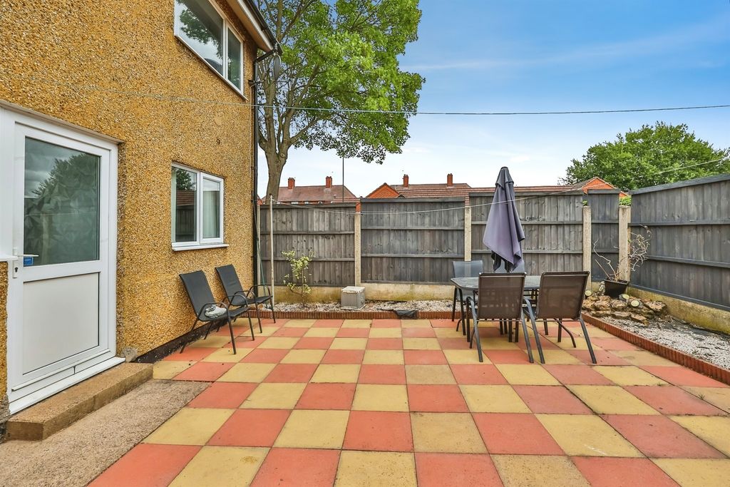 Property photo 2 of 32