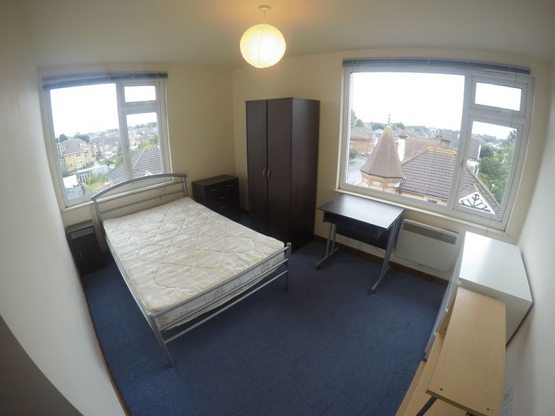 Property photo 3 of 9 Photo 5