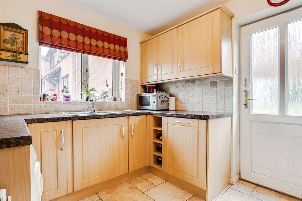 Property photo 2 of 17