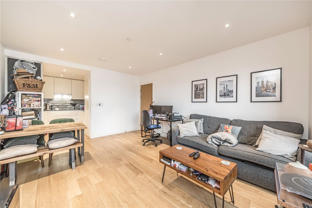 Property photo 2 of 10 Picture No. 12