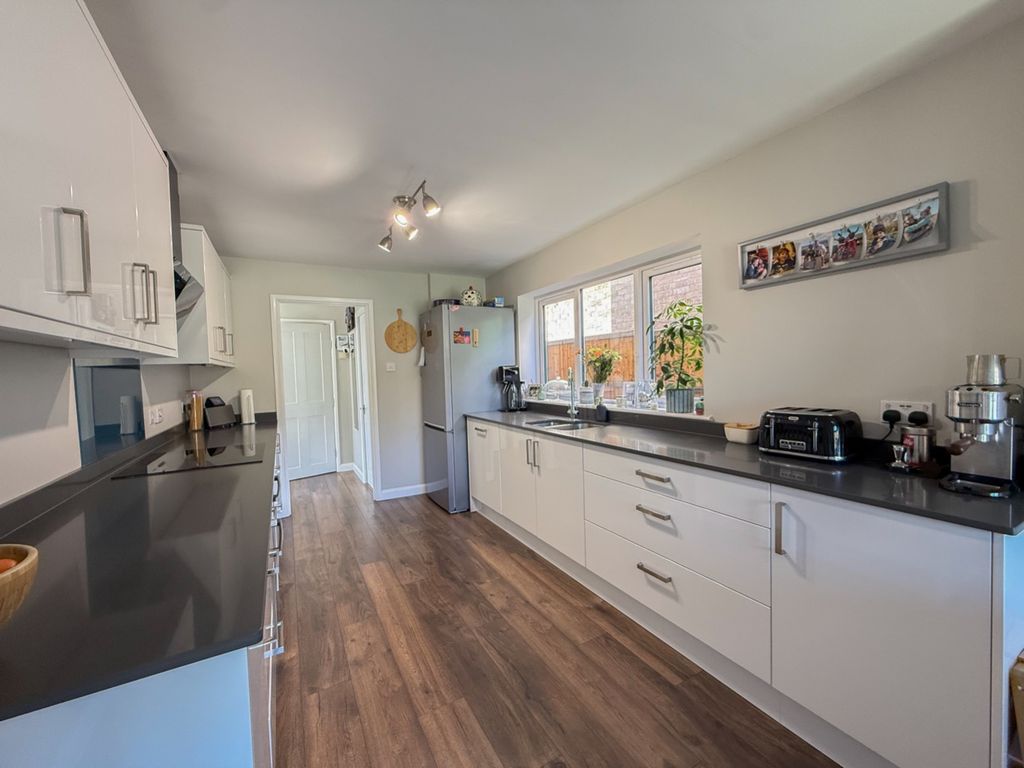 Property photo 3 of 19 4108456
