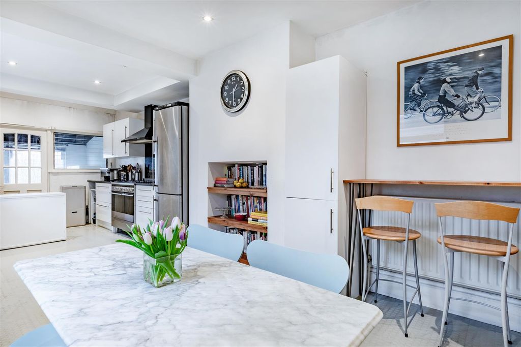 Property photo 3 of 15 Kitchen/Diner