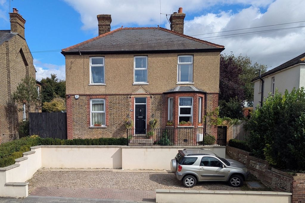 Property photo 1 of 24