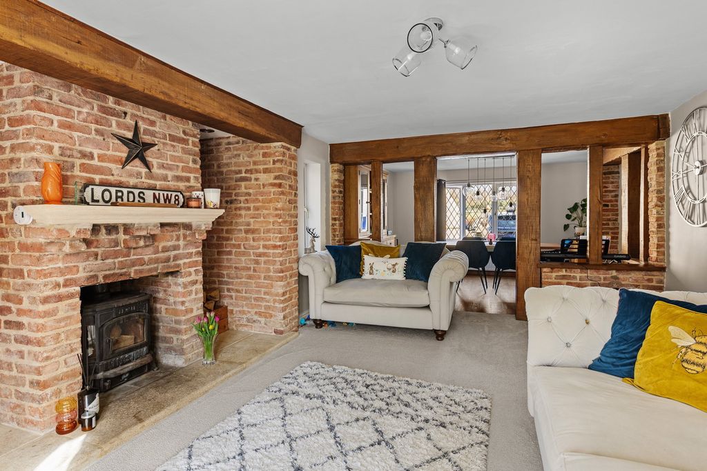 Property photo 2 of 27