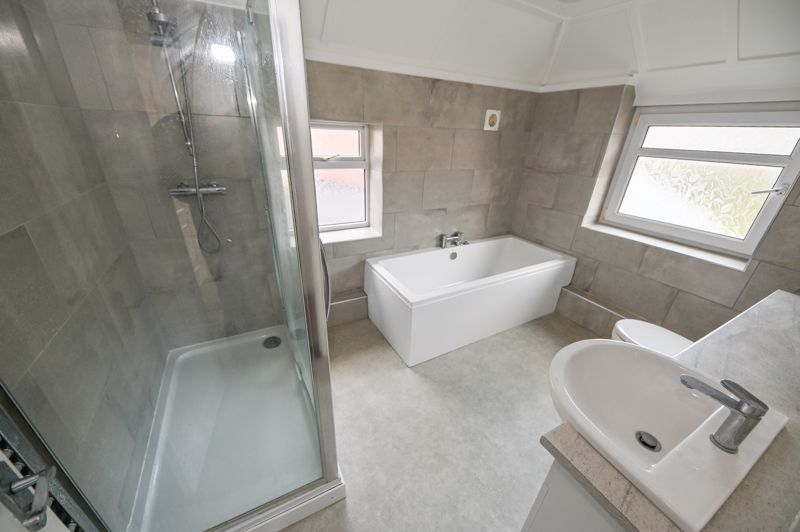 Property photo 3 of 11 Photo 11