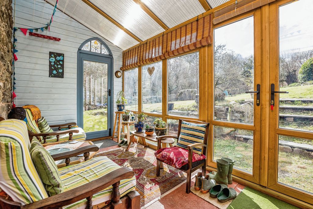 Property photo 3 of 37 Conservatory