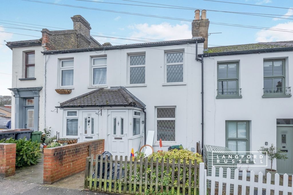 Property photo 1 of 10 External