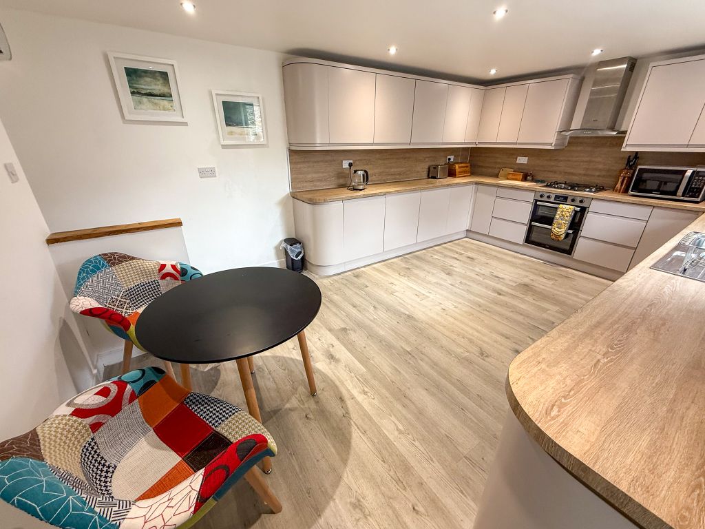 Property photo 3 of 39