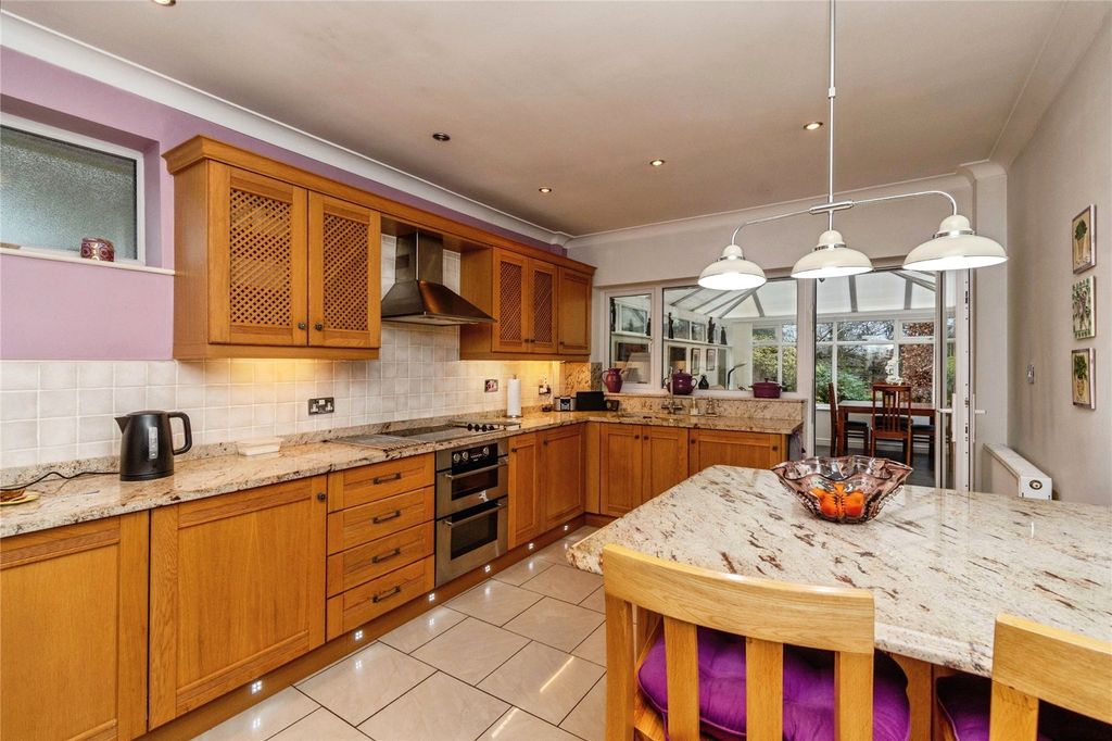 Property photo 2 of 31 Picture No. 46