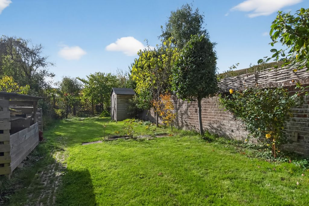 Property photo 2 of 20