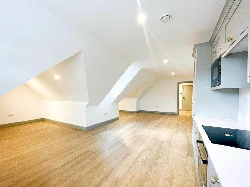 Property photo 3 of 5 Flat 6, 57 Malden Road (ii).Jpg