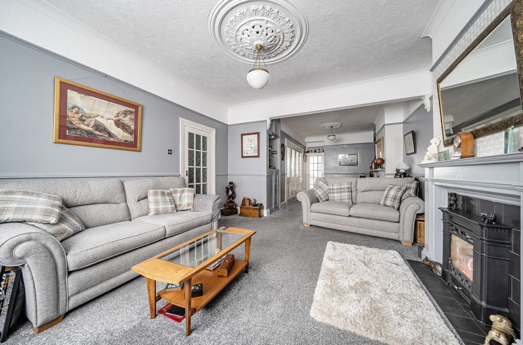 Property photo 2 of 13 1403287-19-6970d8...