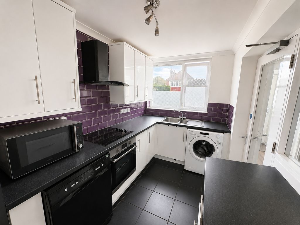 Property photo 3 of 5 Shared Kitchen