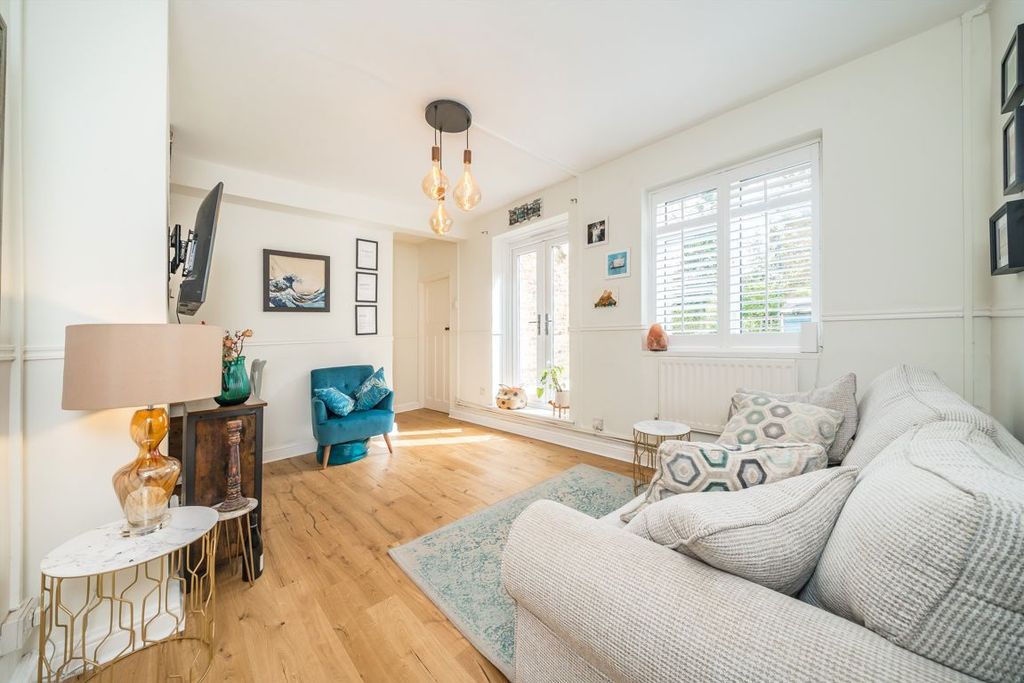 Property photo 2 of 6