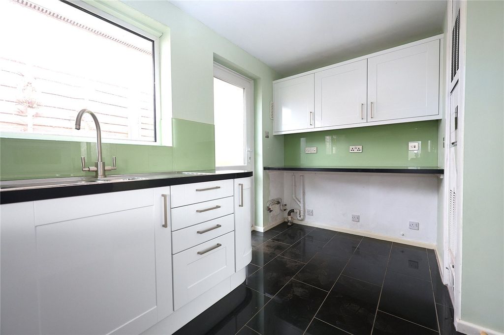 Property photo 3 of 21 Picture No. 09