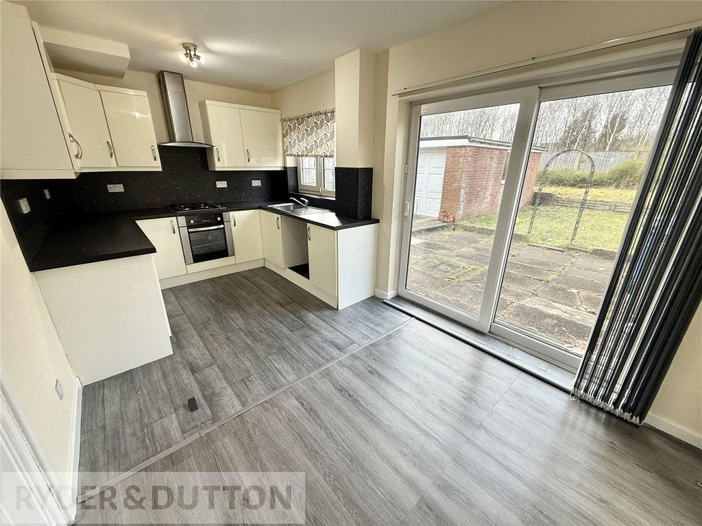 Property photo 2 of 17 Kitchen/Diner