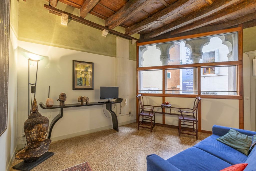 Property photo 2 of 16 <Alttext/>