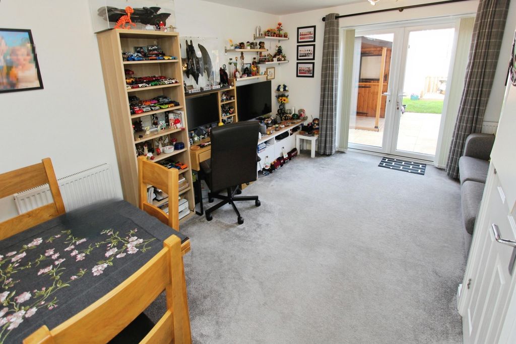 Property photo 3 of 21