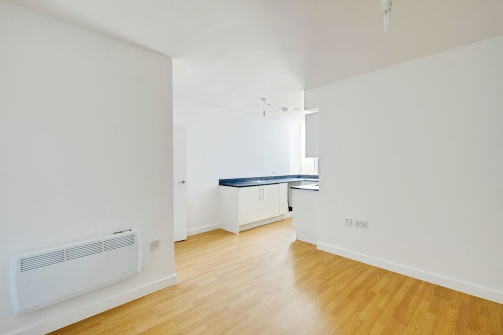 Property photo 3 of 18 Pbox-Img.Jpg