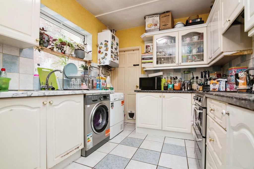 Property photo 2 of 12