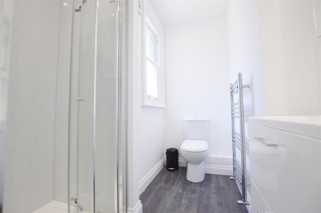 Property photo 3 of 7 9 Craven Road- Room 5 (15).Jpg