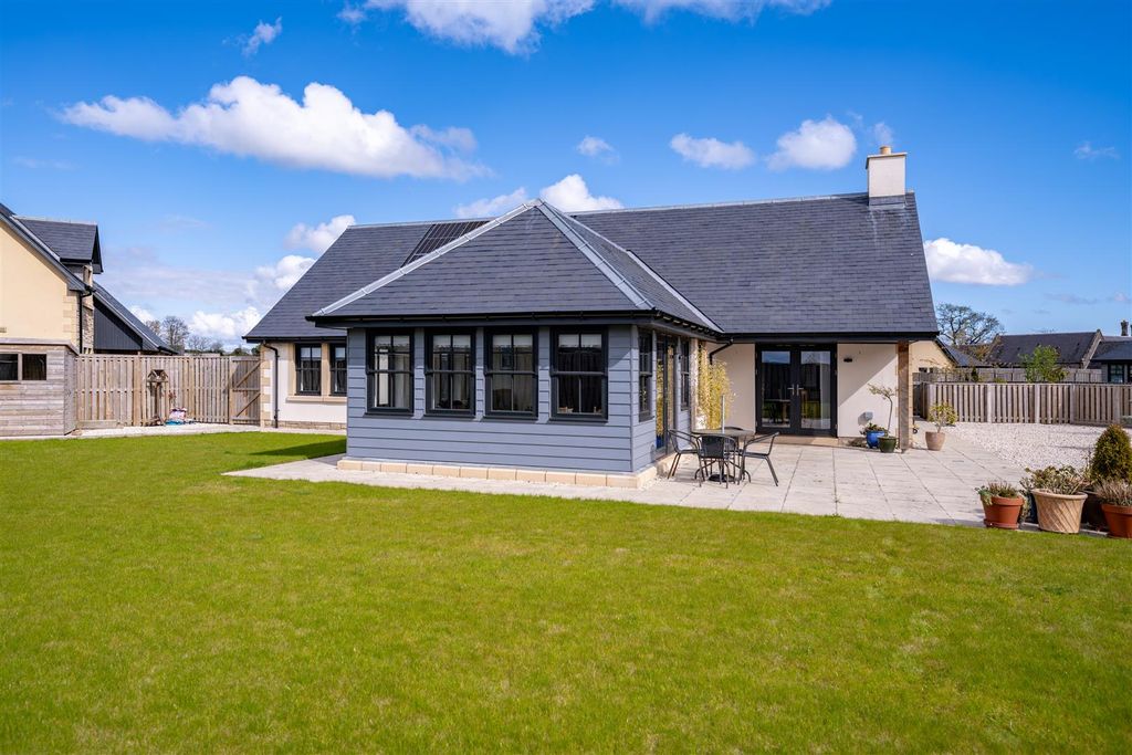 Property photo 3 of 24 1_Everly_Way_Swinton-2.Jpg