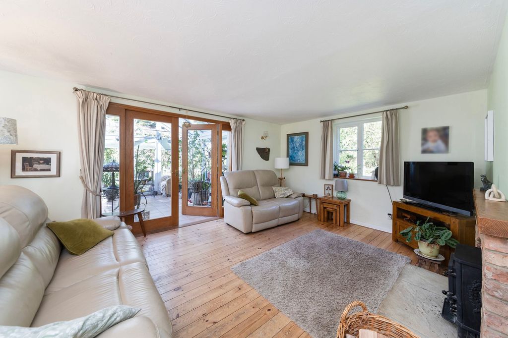 Property photo 2 of 31
