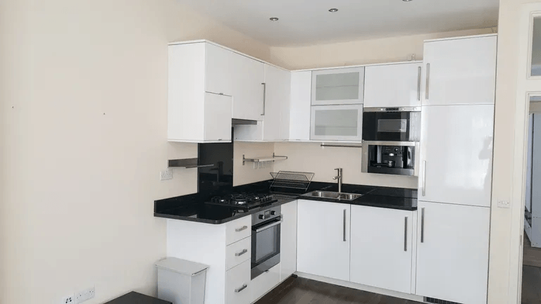 Property photo 3 of 6 Gallery