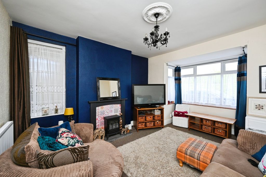 Property photo 3 of 15