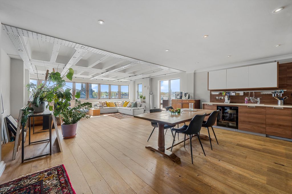 Property photo 3 of 15 Image