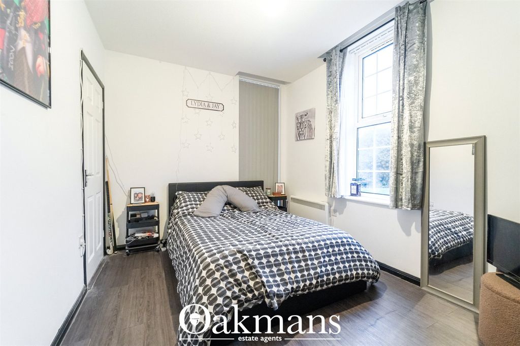 Property photo 3 of 8 Picture No. 15