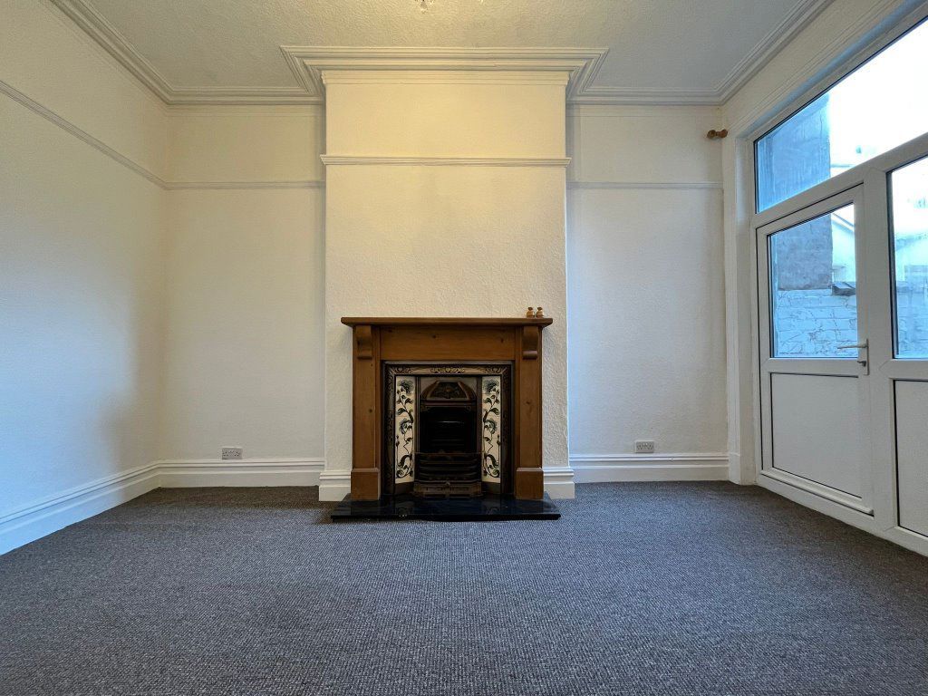 Property photo 3 of 33